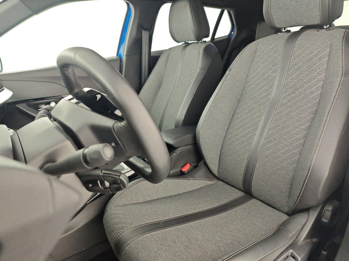 Peugeot 2008 PureTech 100 S&S Allure (12)