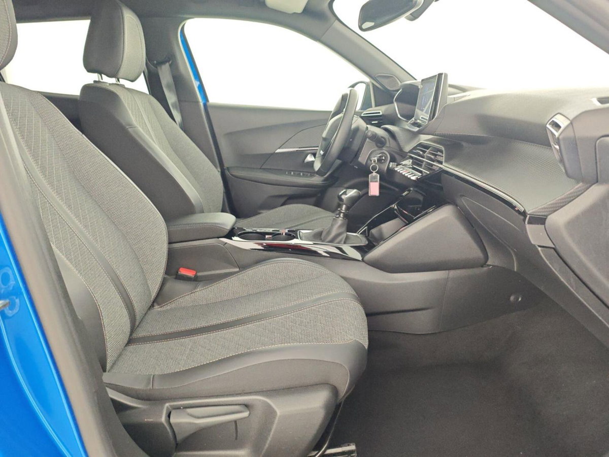 Peugeot 2008 PureTech 100 S&S Allure (14)