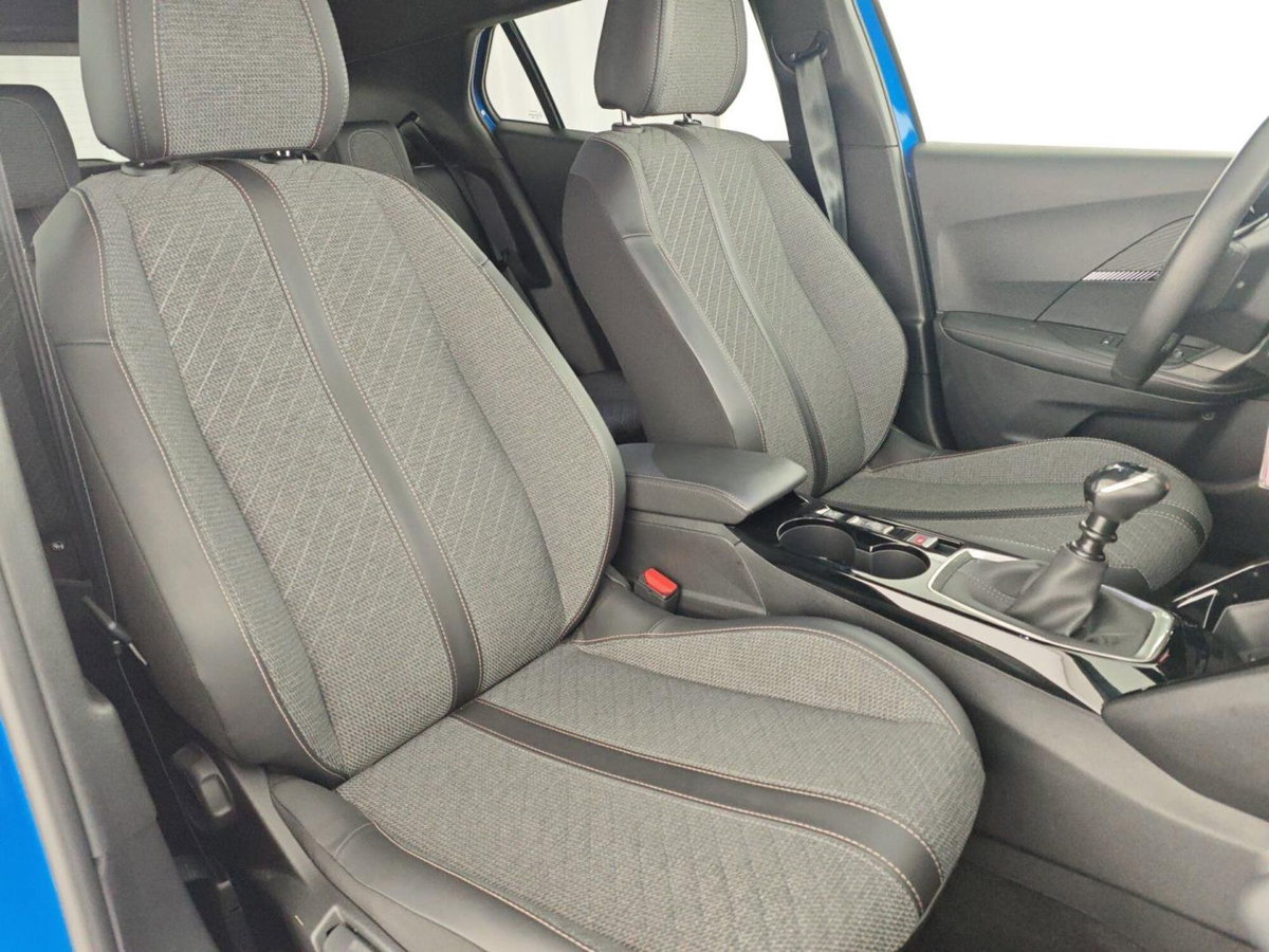 Peugeot 2008 PureTech 100 S&S Allure (15)