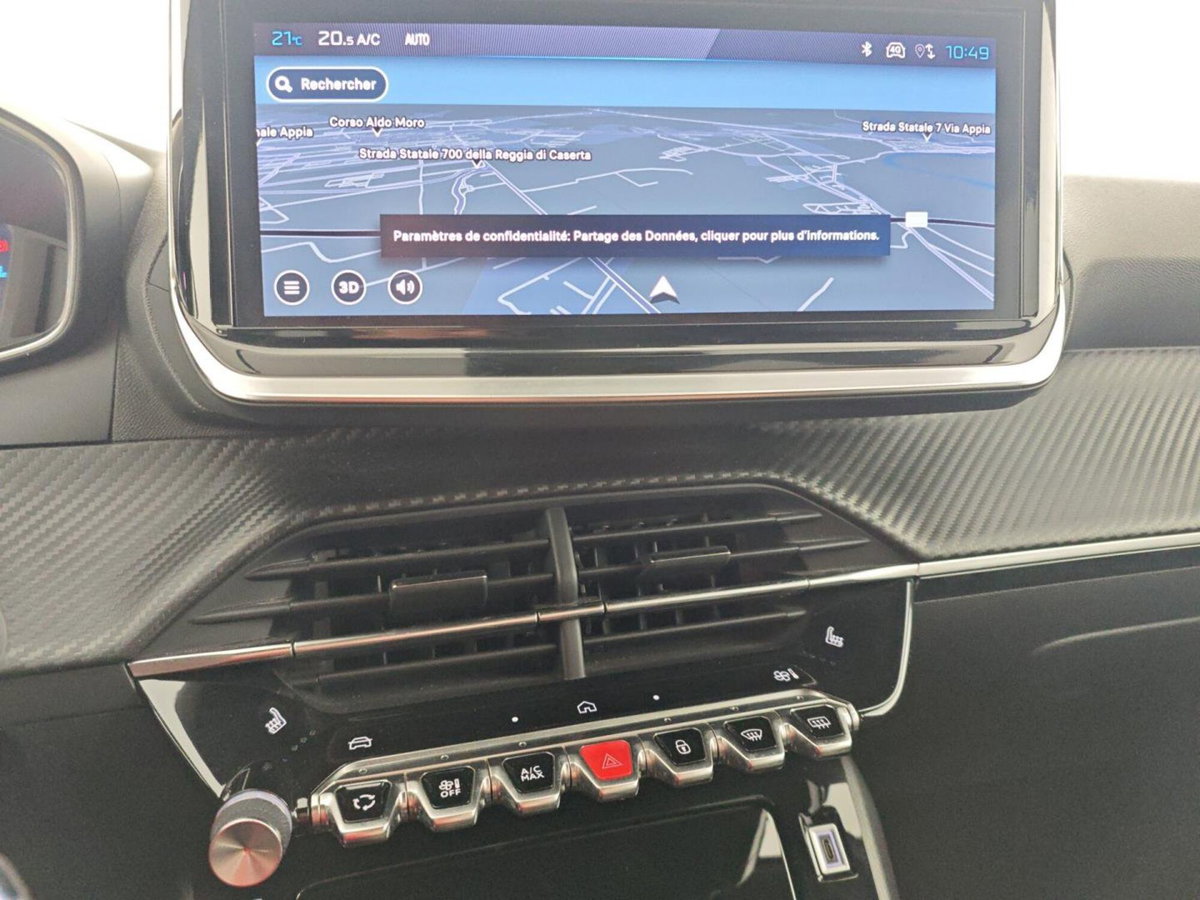 Peugeot 2008 PureTech 100 S&S Allure (17)