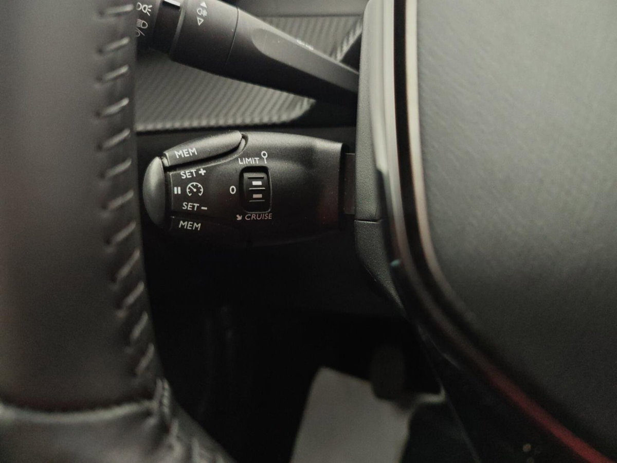 Peugeot 2008 PureTech 100 S&S Allure (20)