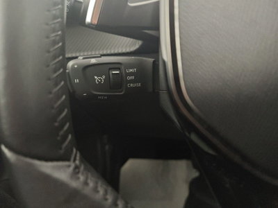 Peugeot 2008 1.2 hybrid Allure 145cv e-dcs6 (13)