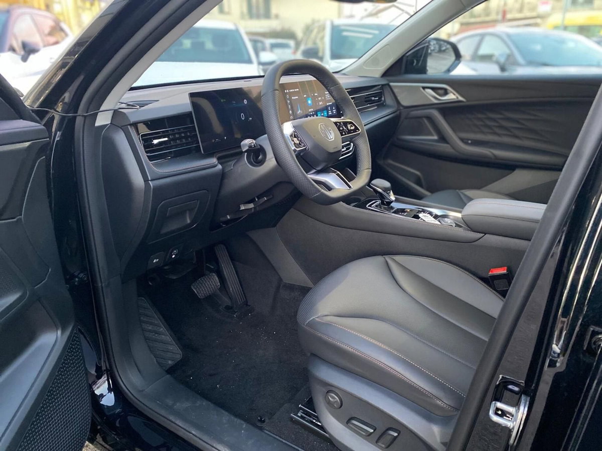 Mg HS 1.5 Luxury auto (10)