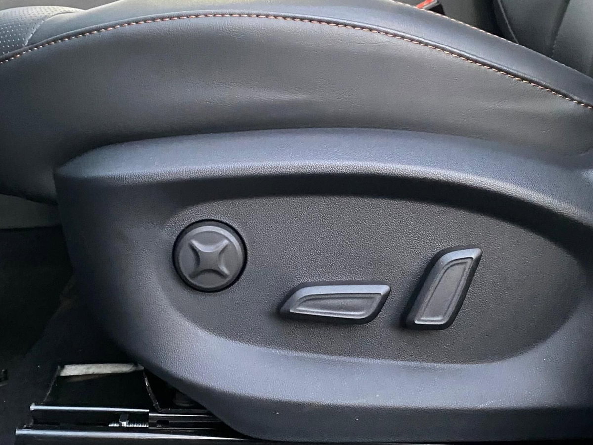 Mg HS 1.5 Luxury auto (11)