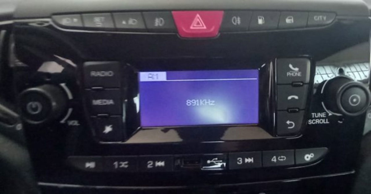 Lancia Ypsilon 1.2 69 CV 5 porte GPL Ecochic Elefantino Blu (12)