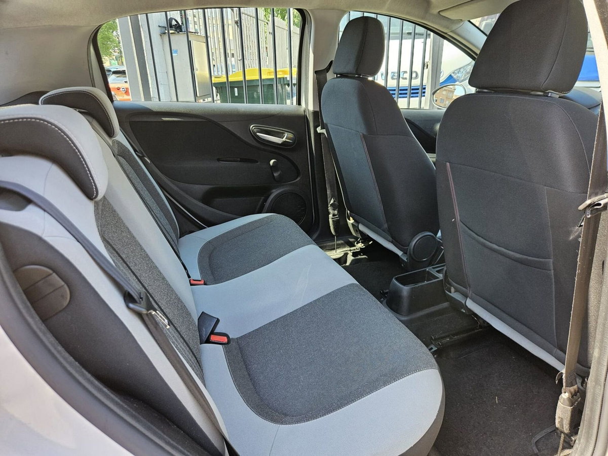 Fiat Grande Punto 1.2 5 porte S&S Actual (13)