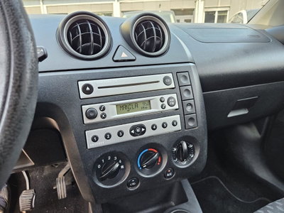 Ford Fiesta 1.4 TDCi 5p. Ambiente (8)