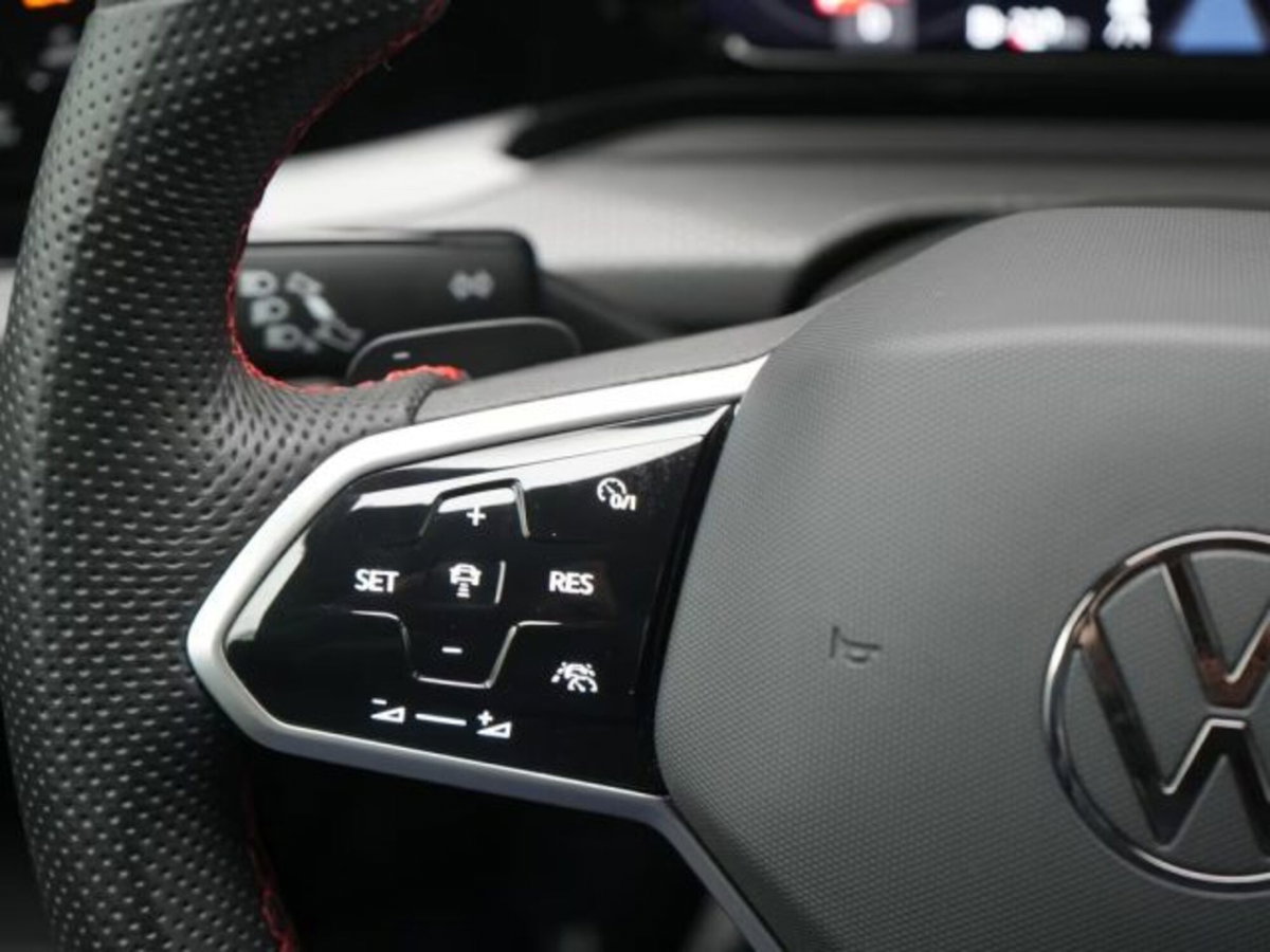 Volkswagen Golf 2.0 TSI GTI DSG (5)