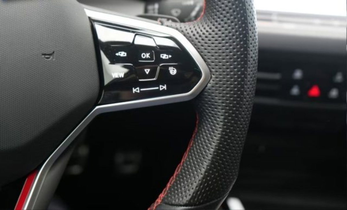 Volkswagen Golf 2.0 TSI GTI DSG (6)