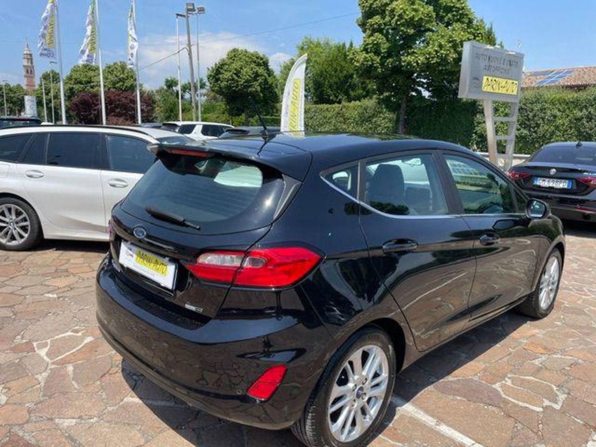 Ford Fiesta 1.0 Ecoboost Hybrid 125 CV DCT 5 porte Titanium (2)