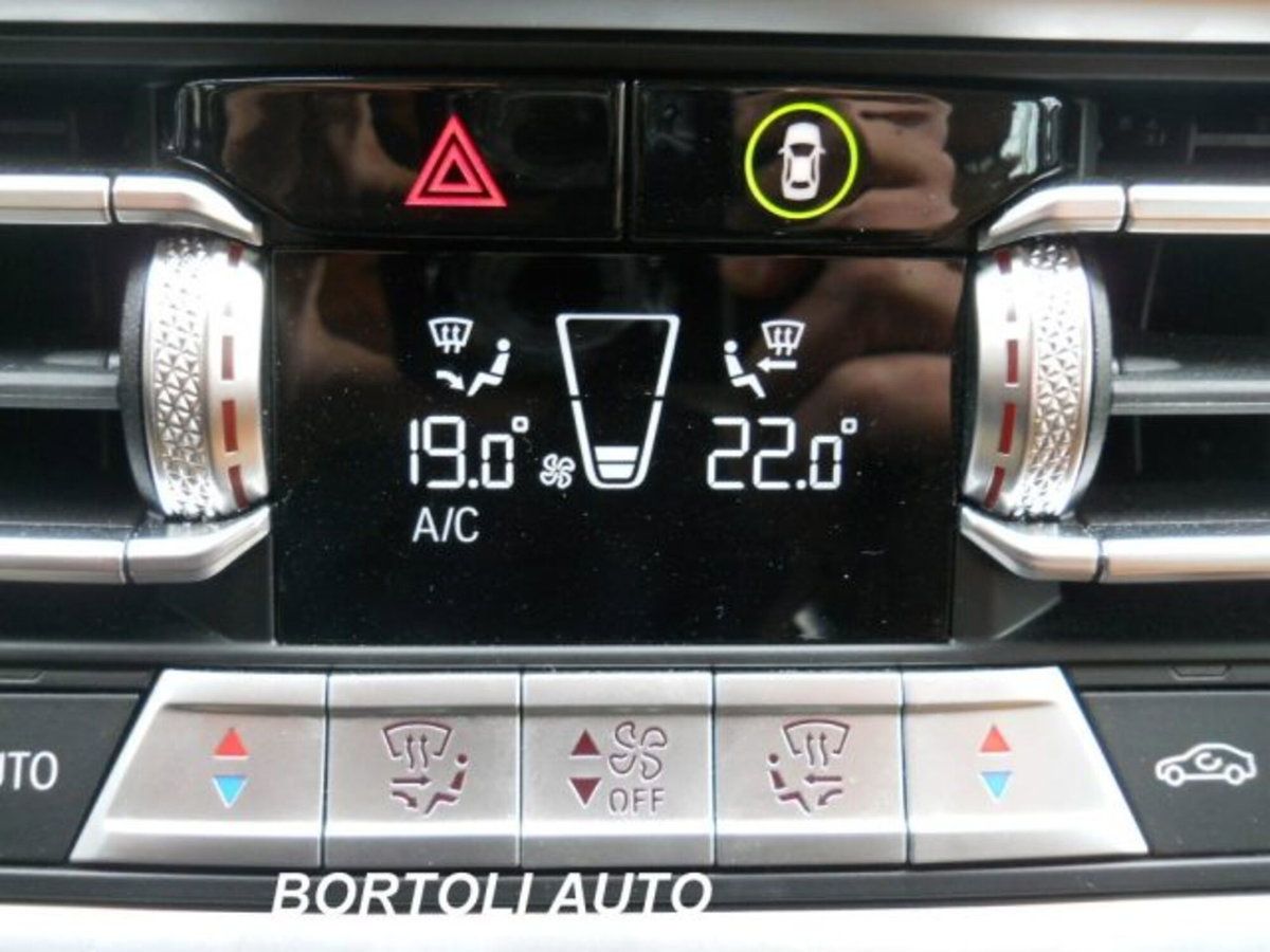 BMW X4 xDrive20d 48V (14)