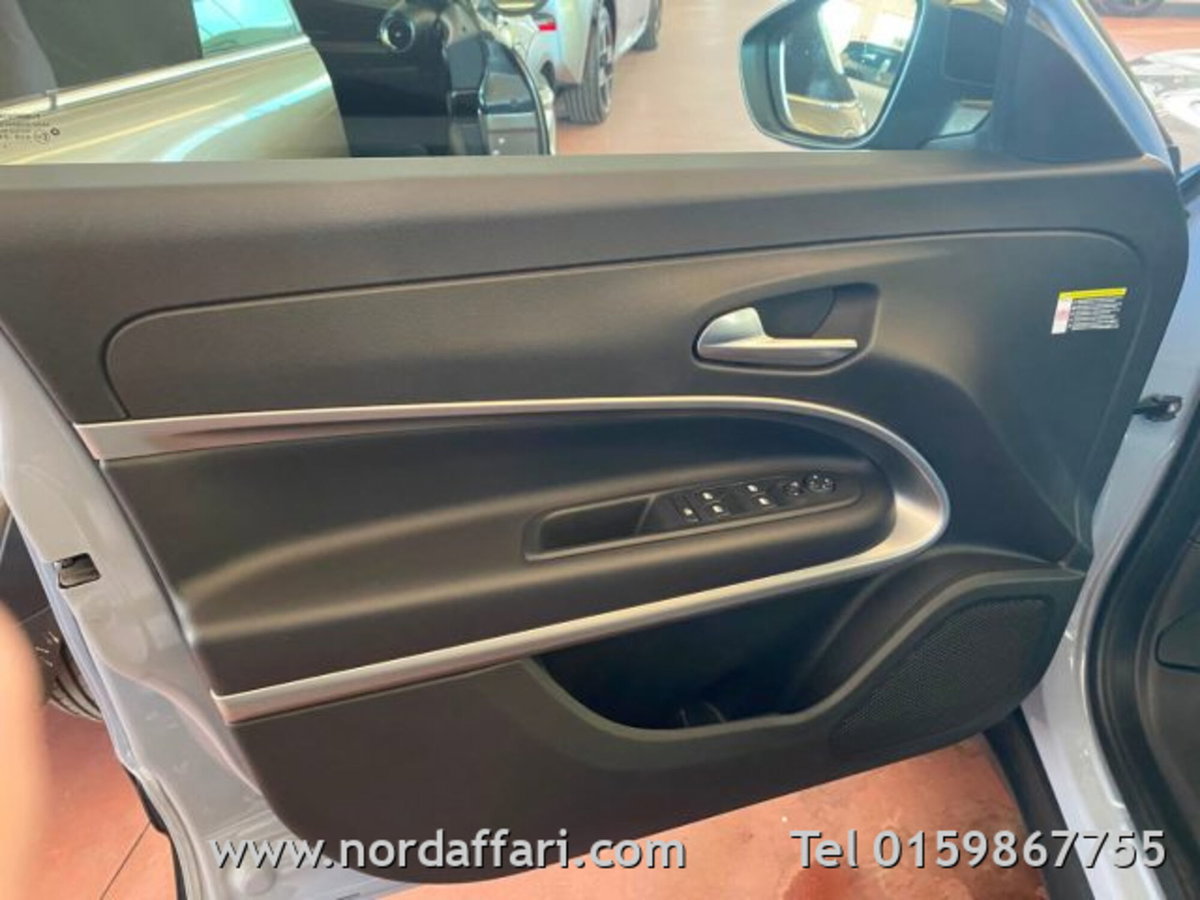 Jeep Avenger 1.2 turbo Summit fwd 100cv (6)