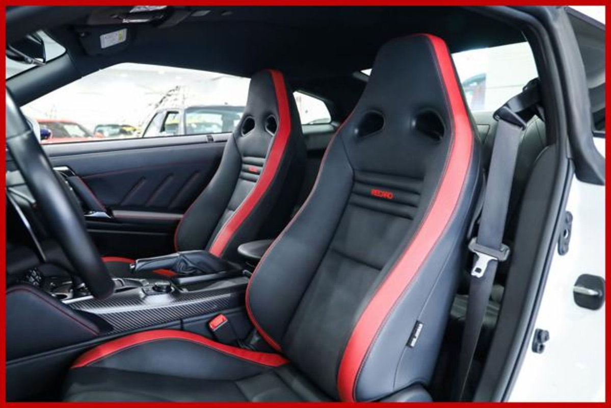 Nissan GT-R 3.8 V6 (9)