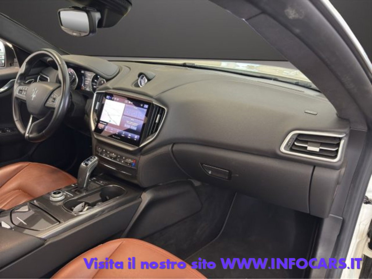 Maserati Ghibli Ghibli MHEV 330 CV GT (12)