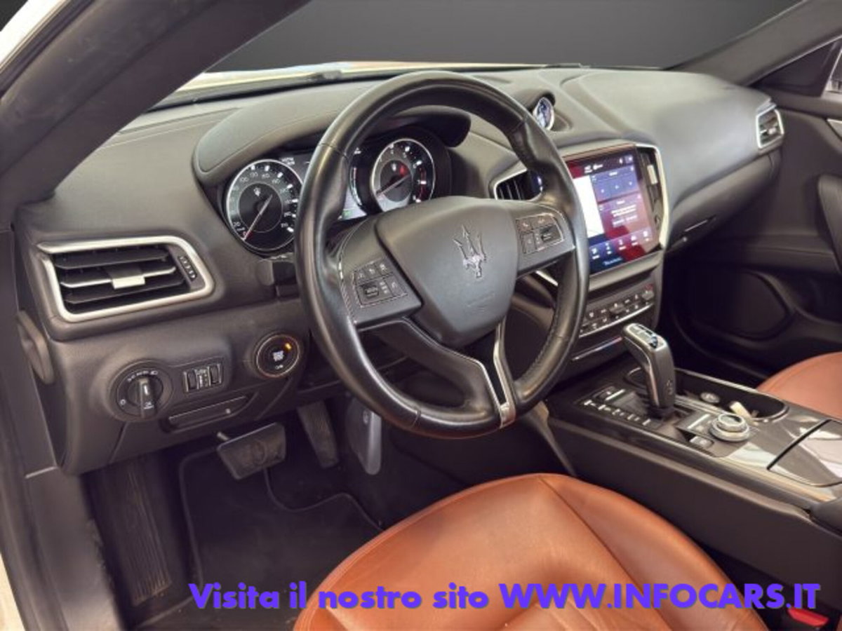 Maserati Ghibli Ghibli MHEV 330 CV GT (9)