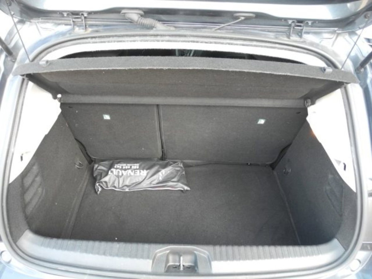 Renault Clio 1.0 tce Techno Gpl 100cv (13)