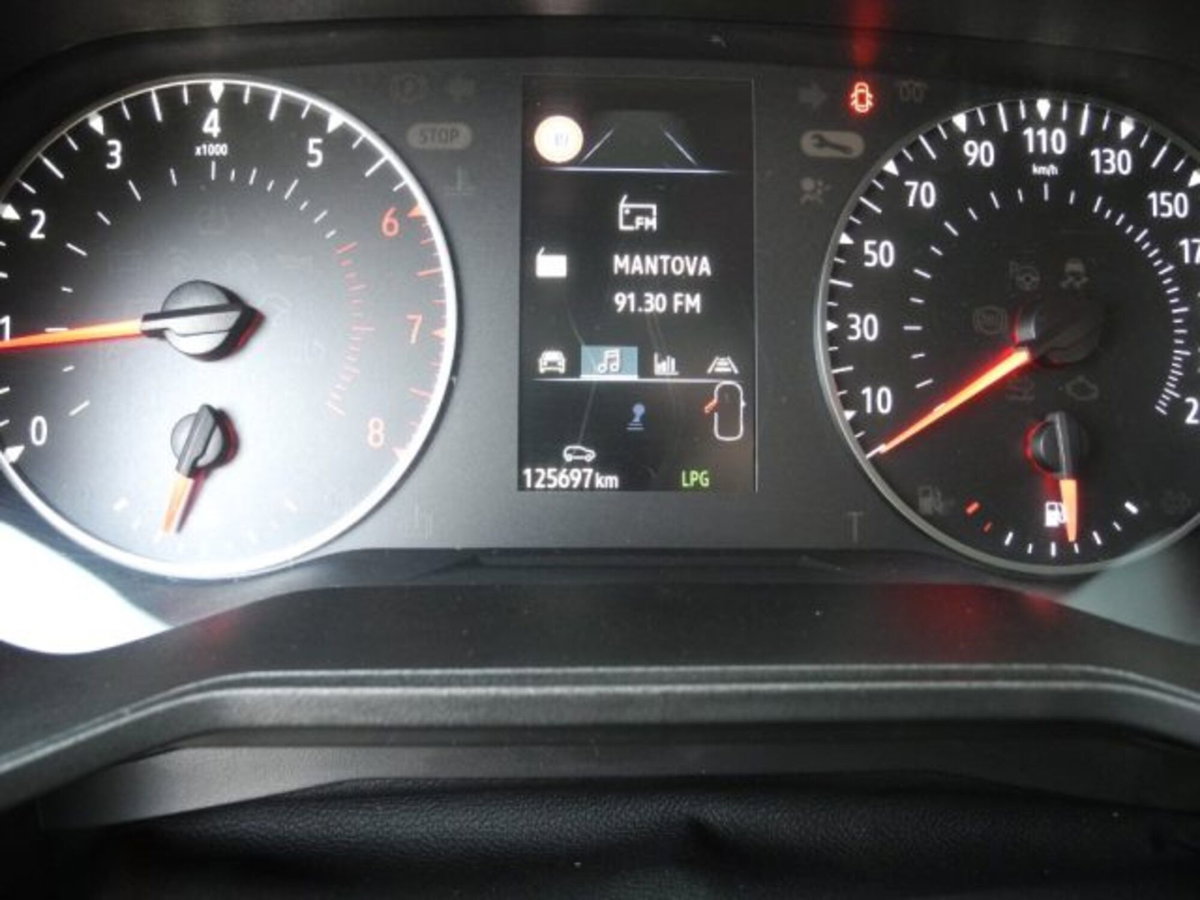 Renault Clio 1.0 tce Techno Gpl 100cv (16)
