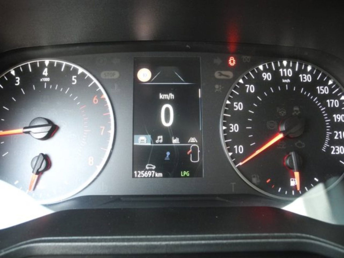 Renault Clio 1.0 tce Techno Gpl 100cv (18)