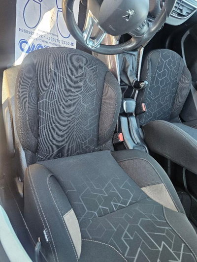Peugeot 2008 75 Active (9)