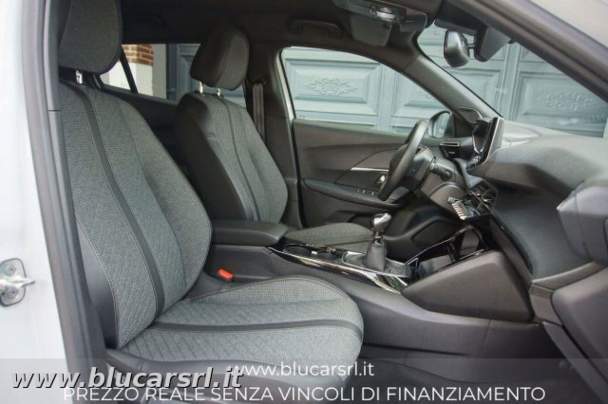 Peugeot 2008 1.2 turbo Allure 100cv (11)