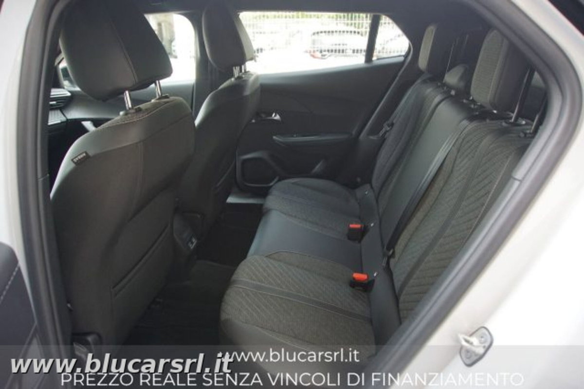 Peugeot 2008 1.2 turbo Allure 100cv (12)
