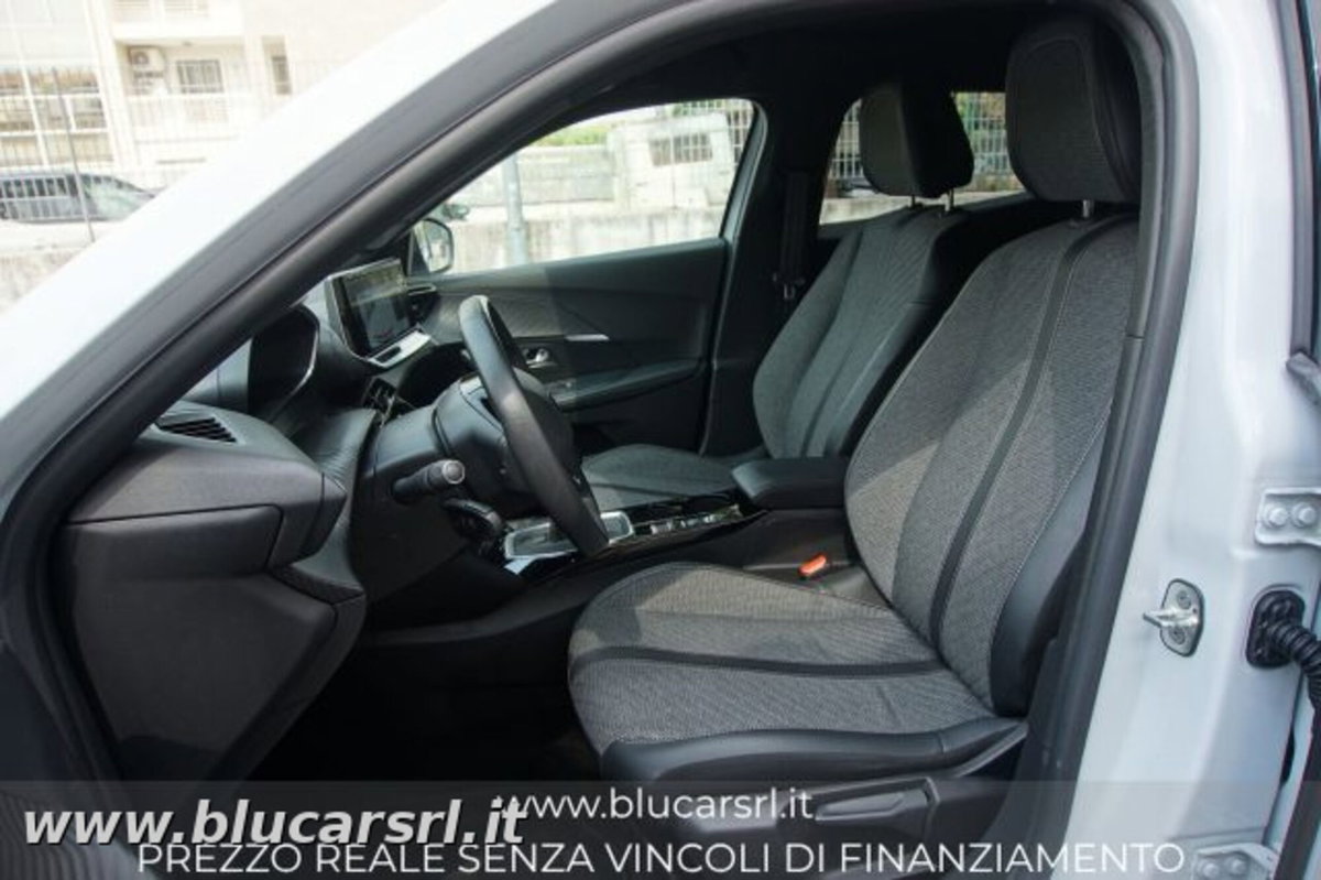 Peugeot 2008 1.2 turbo Allure 100cv (6)