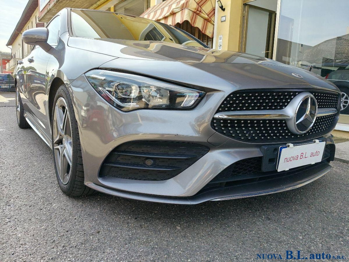 Mercedes-Benz CLA 200 d Automatic Premium (2)