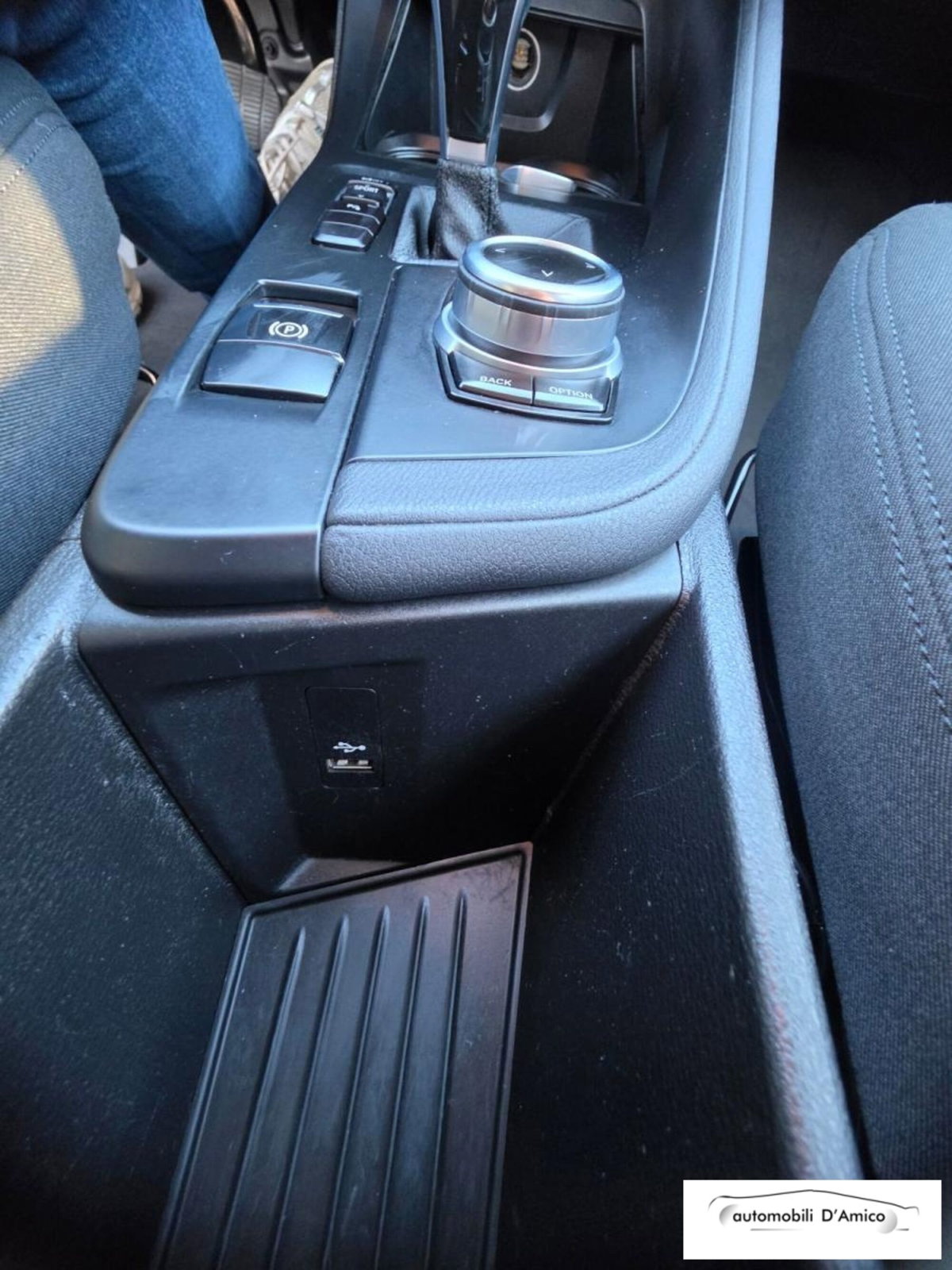 BMW X1 sDrive18d Business (13)