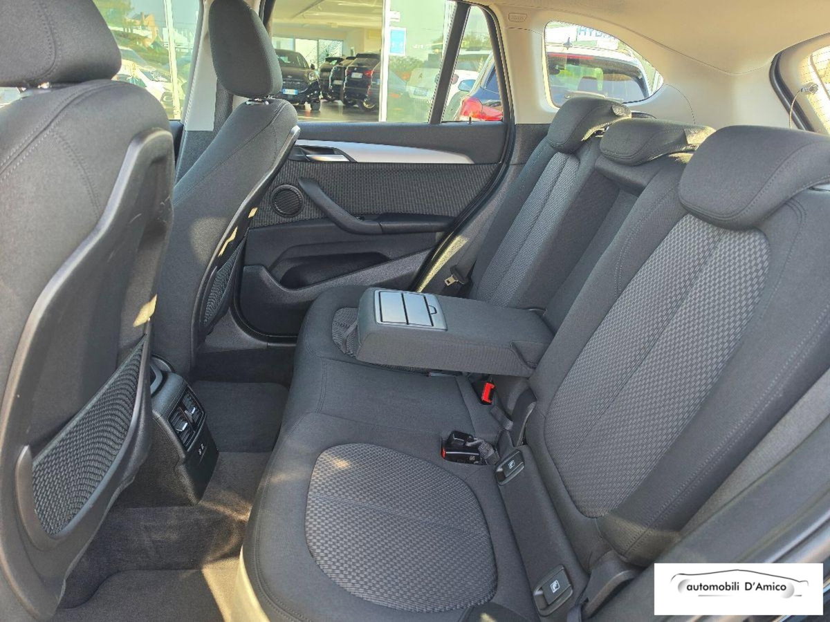 BMW X1 sDrive18d Business (6)