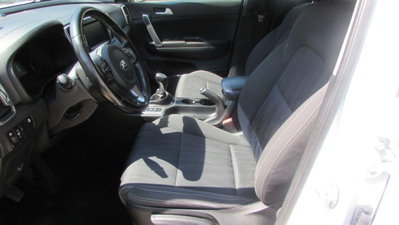 Kia Sportage 1.7 CRDI 2WD Cool (9)