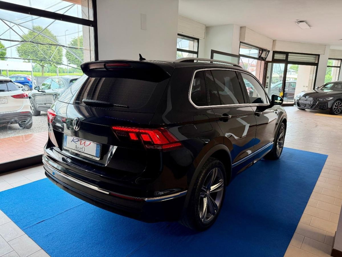 Volkswagen Tiguan 2.0 TDI 150 CV SCR DSG 4MOTION R-Line (4)