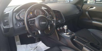 Audi R8 Coupé 4.2 V8 FSI quattro (13)