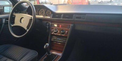 Mercedes-Benz Classe E 200 Executive (9)