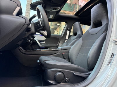 Mercedes-Benz Classe A 200 d Automatic 4Matic Premium (13)
