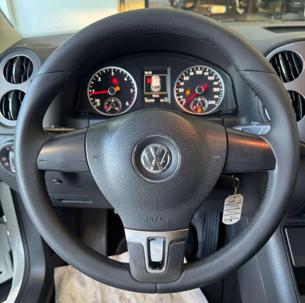 Volkswagen Tiguan 2.0 TDI 140 CV 4MOTION Sport & Style (12)