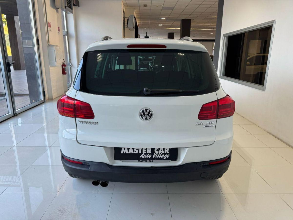 Volkswagen Tiguan 2.0 TDI 140 CV 4MOTION Sport & Style (6)