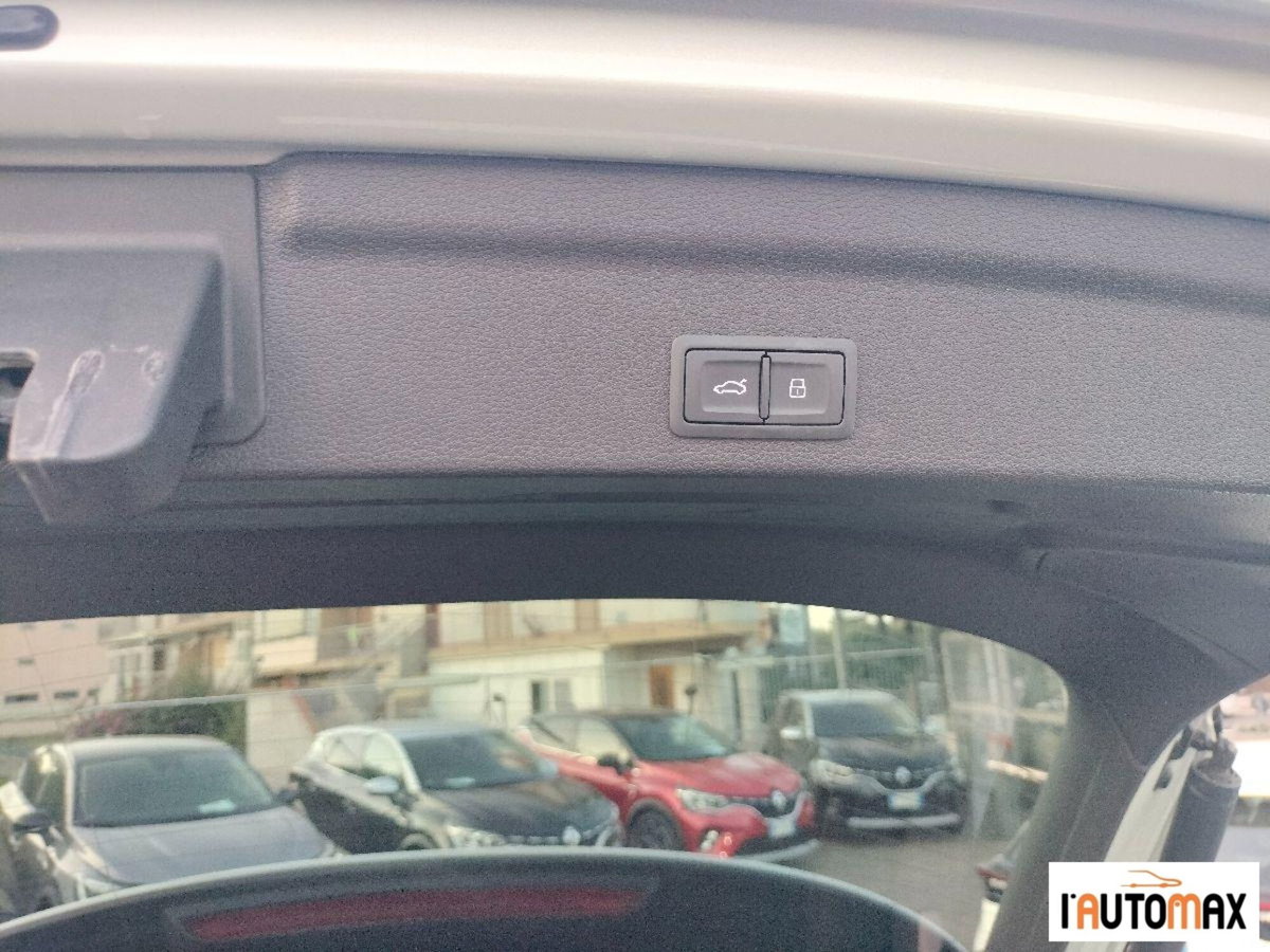 Audi Q3 Sportback 35 TDI quattro S tronic S line edition (16)