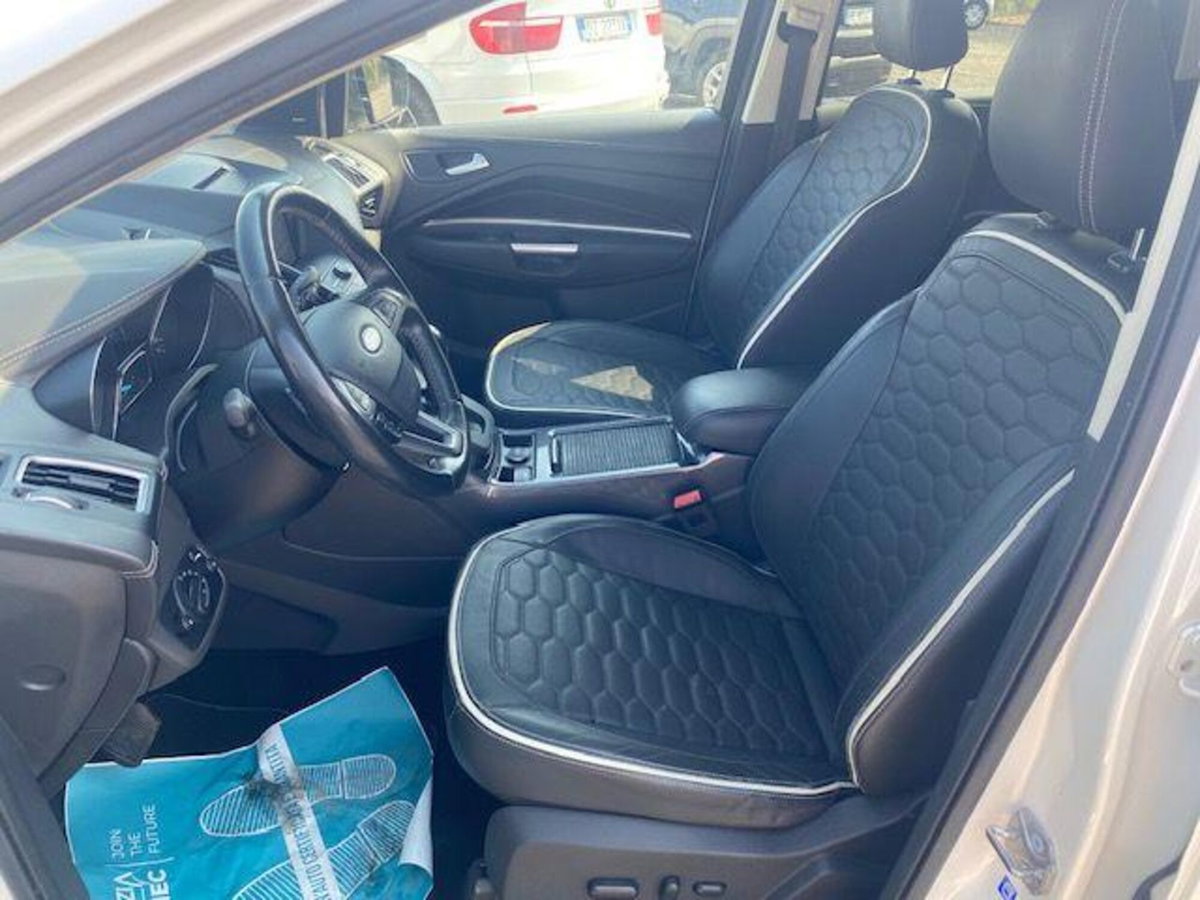 Ford Kuga 2.0 TDCI 150 CV S&S 4WD Vignale (14)