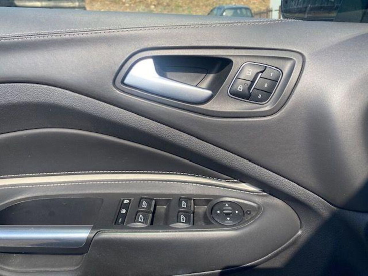 Ford Kuga 2.0 TDCI 150 CV S&S 4WD Vignale (15)