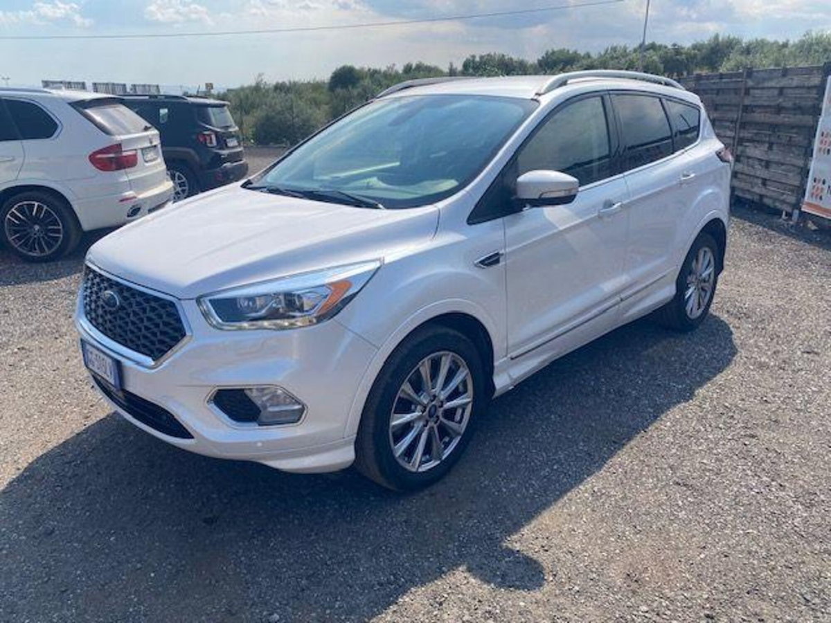 Ford Kuga 2.0 TDCI 150 CV S&S 4WD Vignale (3)