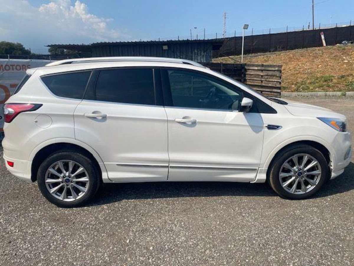 Ford Kuga 2.0 TDCI 150 CV S&S 4WD Vignale (4)