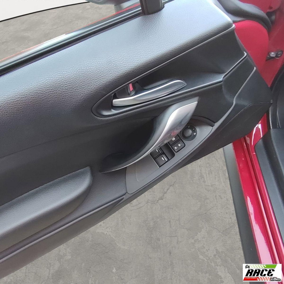 Abarth 124 Spider 1.4 Turbo MultiAir AT 170 CV (12)