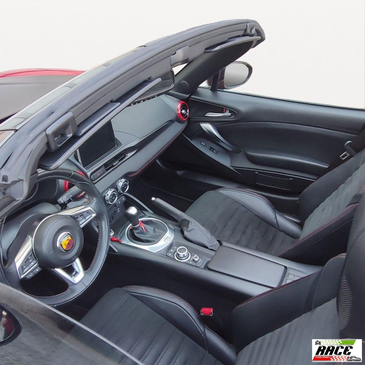 Abarth 124 Spider 1.4 Turbo MultiAir AT 170 CV (13)