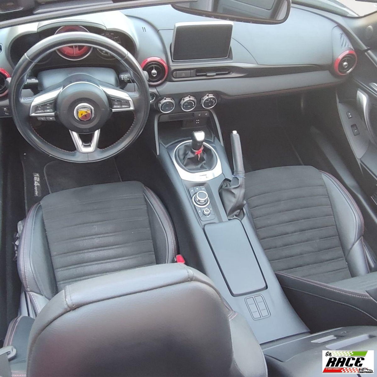 Abarth 124 Spider 1.4 Turbo MultiAir AT 170 CV (14)