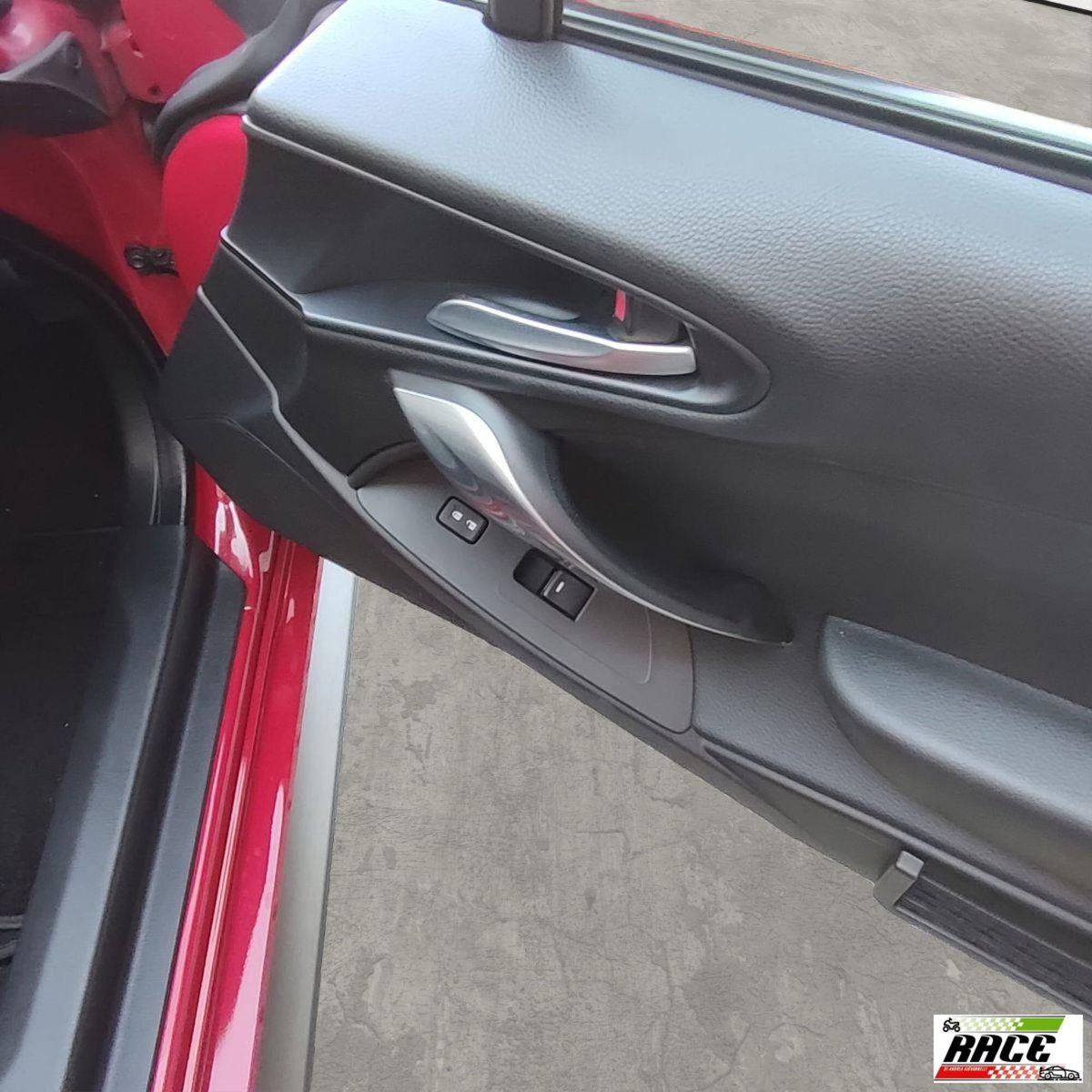 Abarth 124 Spider 1.4 Turbo MultiAir AT 170 CV (17)