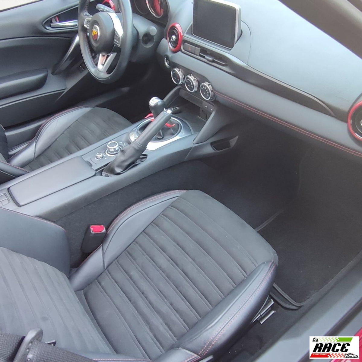 Abarth 124 Spider 1.4 Turbo MultiAir AT 170 CV (18)