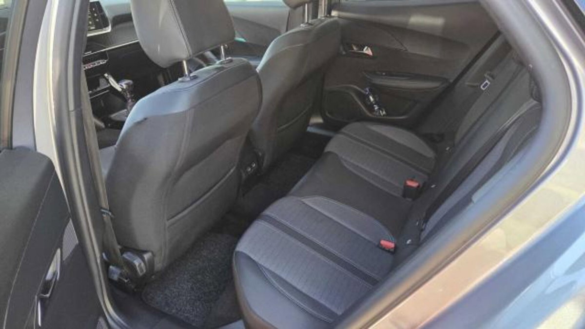 Peugeot 2008 PureTech 100 S&S Active (7)