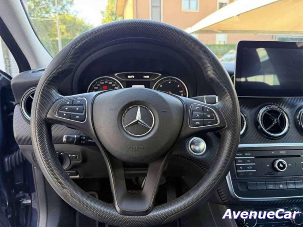 Mercedes-Benz GLA SUV 180 d Sport (12)
