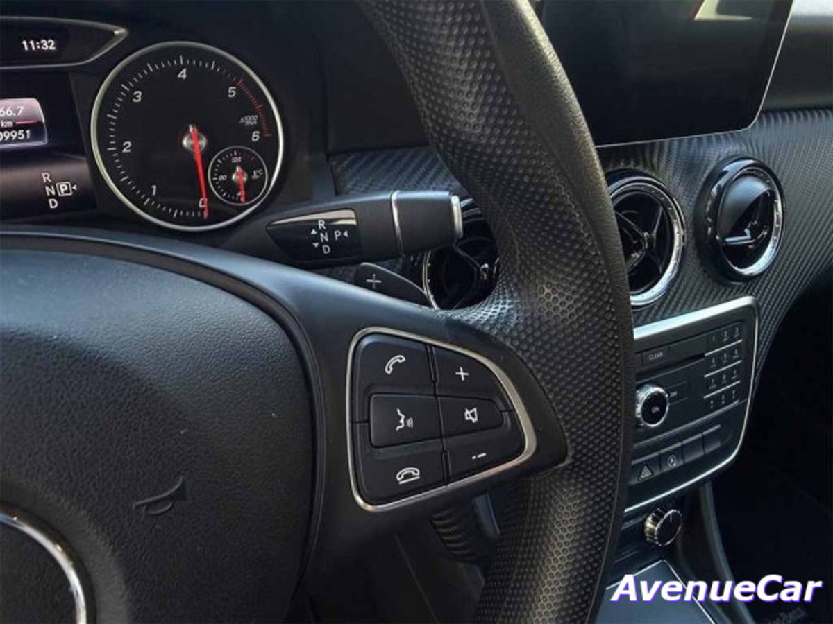Mercedes-Benz GLA SUV 180 d Sport (14)