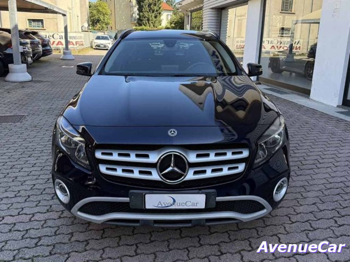 Mercedes-Benz GLA SUV 180 d Sport (2)